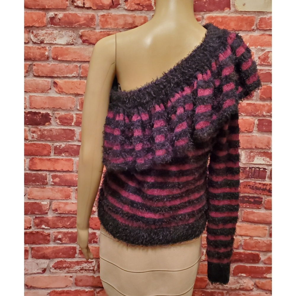 Wayf Ruffled One Shoulder Sweater S NWT - Picture 4 of 4